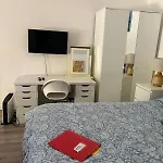 דירה Basement